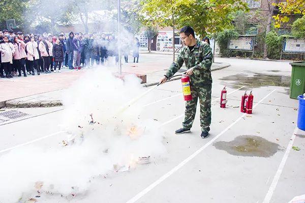 家校联手为成长加油｜郑州基石中学召开高一年级期末家长会