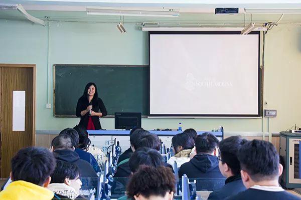 名校来访|美国佛蒙特大学、南卡罗莱纳大学招生官来访郑州基石中学 ！