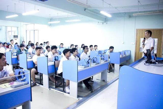 将来留学世界一流大学高中三年要做什么，国际高中班新生导学课给你答案