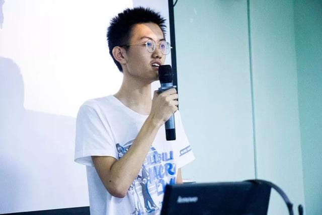 校园新闻｜家校携手育桃李——记高一年级家长会